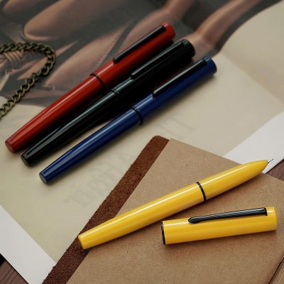 Fountain Pen (Extra-Fine Nib): Snow-white finish, classic vintage-style metal body design; includes ink converter.