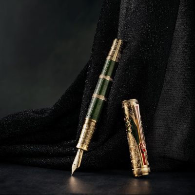 Fountain Pen (Green & Gold Color Scheme) — Fine-Point Piston-Filling Pen; Smooth Writing Performance; Includes Gift Box Set